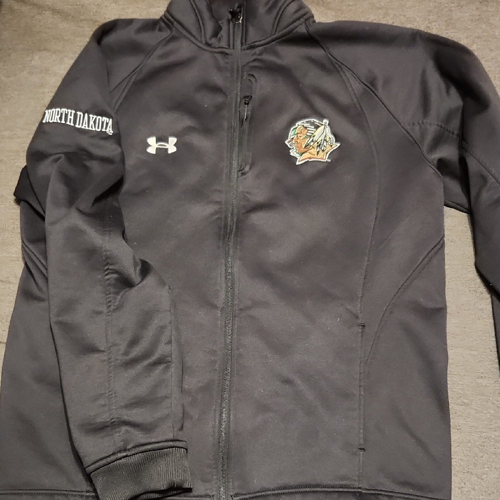 U.N.D. Fighting Sioux Under Armour Black Performance Jacket with Full Zipper